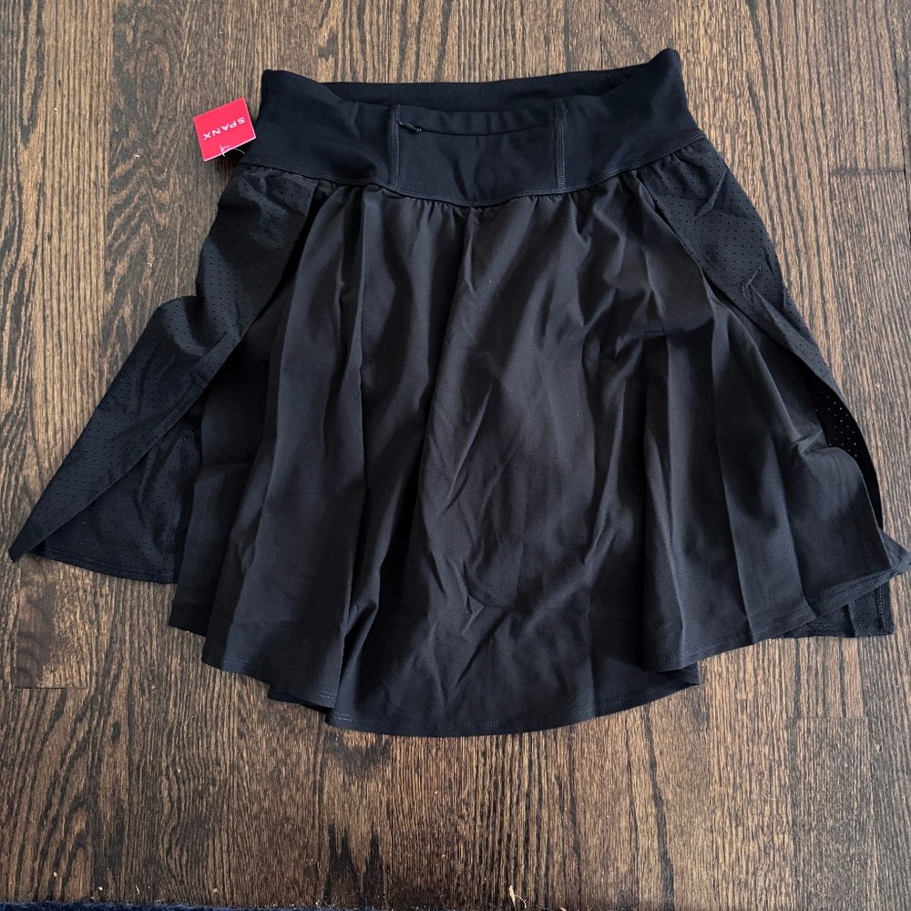 Spanx Get Moving Black Skort 17" Medium